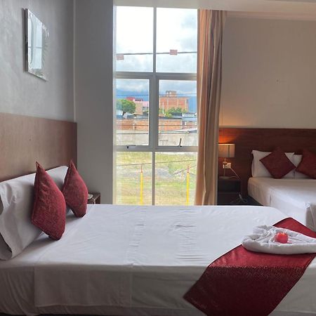 Hotel La Palmera De Oro 타라포토 외부 사진